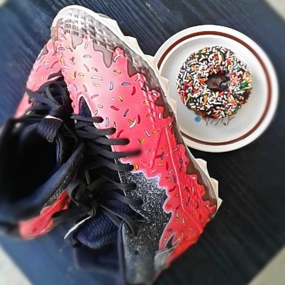 Custom football cleats - Picture 3 of 3